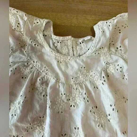 Hem and Thread eyelet top - Picture 2 of 8